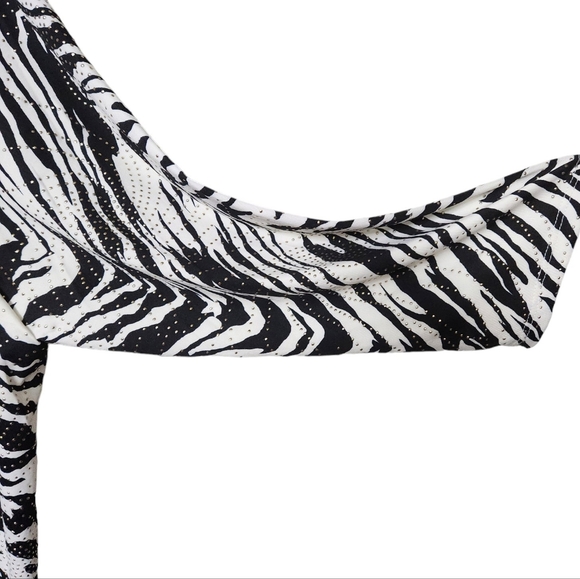 NWT Ruby Red Petite Keyhole Neck Zebra Print Knit Top 2XL - Picture 4 of 8